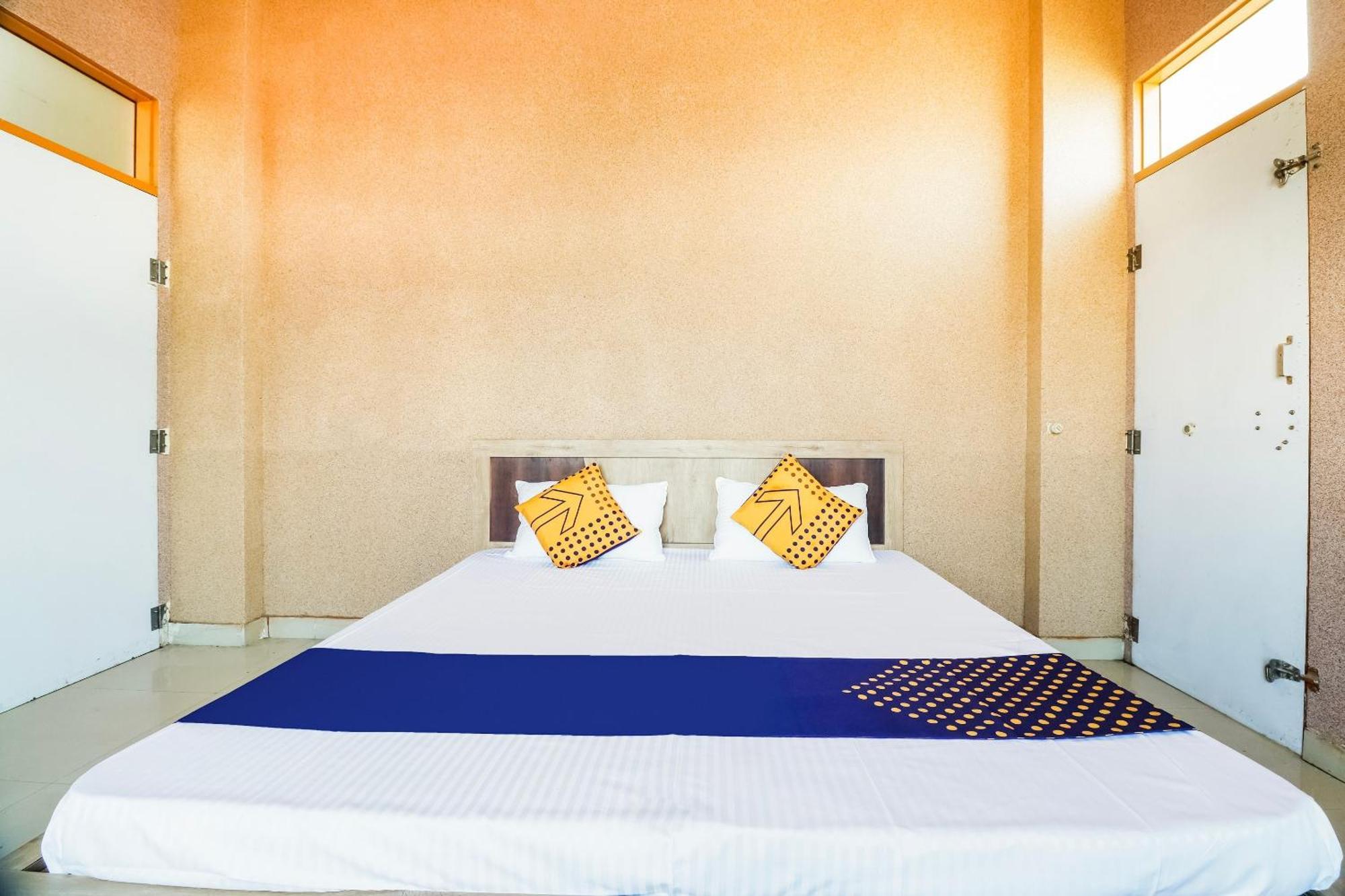 Hotel Spot On 68319 Nakhralo Rajasthan 2*